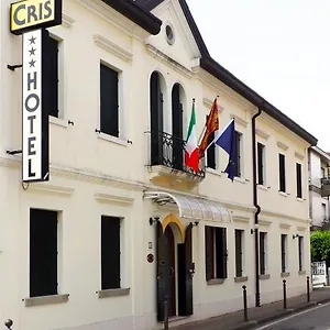 Cris Hotel